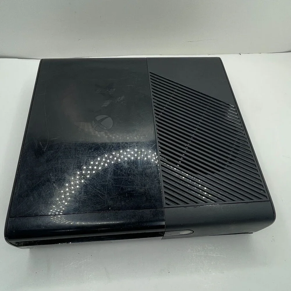 Black Microsoft Xbox 360 E Model 1538 Slim Console Only *FOR PARTS / READ*